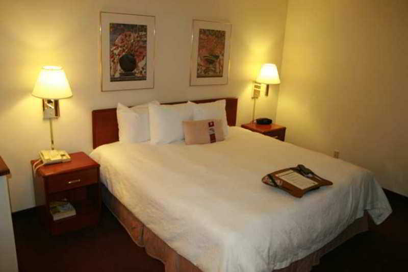 Hampton Inn Houston Willowbrook Mall Стая снимка
